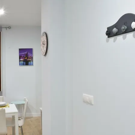 Apartment Puerta Real Suites